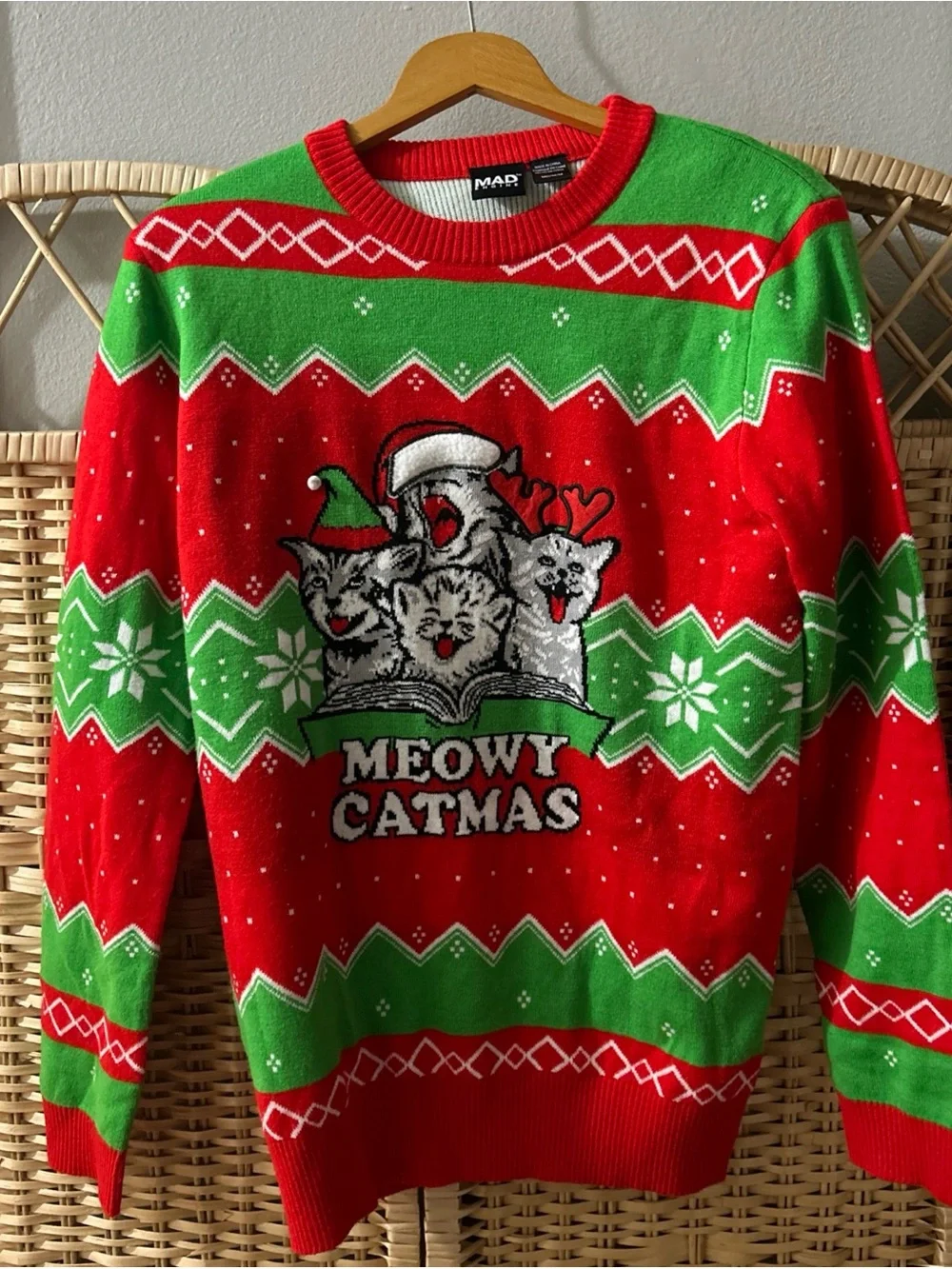 Mad Engine Men’s Ugly Christmas Sweater “ Meowy Catmas” Size Med